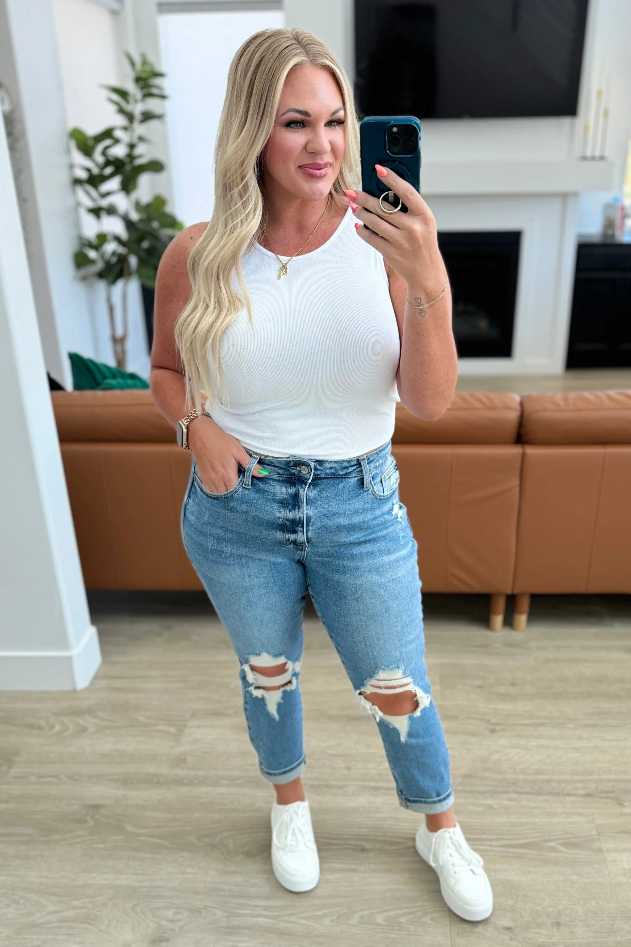 Frankie High Waist Distressed Boyfriend Judy Blues