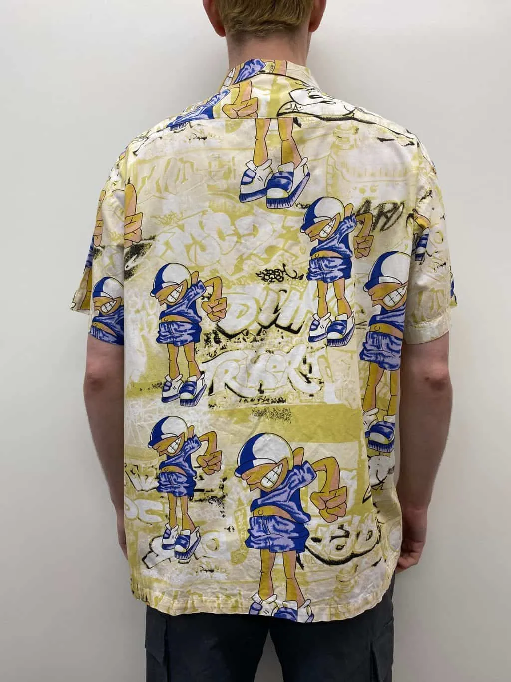 Quirky Mens Vintage Shirt with Fun Cartoon Graffiti Motif Coconut Shell Buttons – L / XL